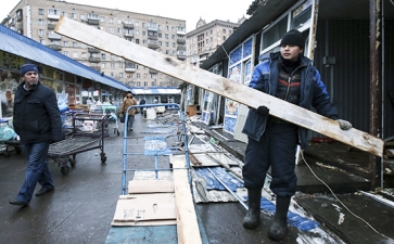 Власти Москвы опровергли решение о приостановке сноса киосков